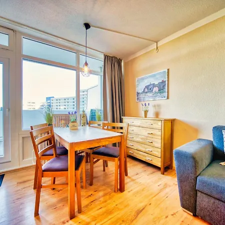 - Haus H, App 0h0306 Apartment