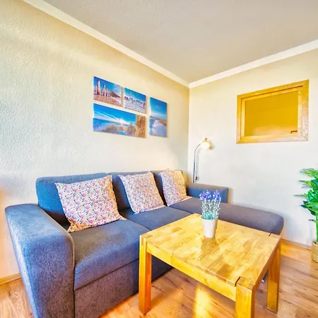 - Haus H, App 0h0306 *
